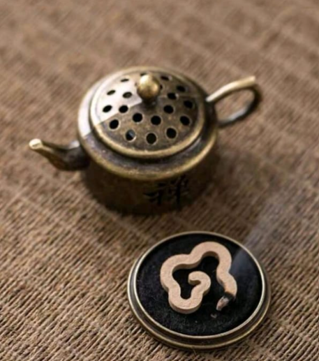 Zen Mini Teapot Incense Burner - includes 1 x Tube of incense coils